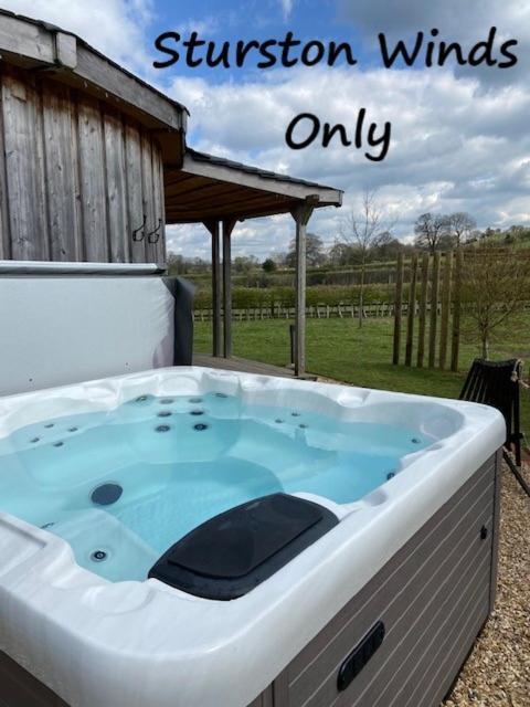 Nether Farm Roundhouses - Henmore Water & Sturston Winds With Hot Tubs - Bradley Wood No Hot Tub Ashbourne  Room photo